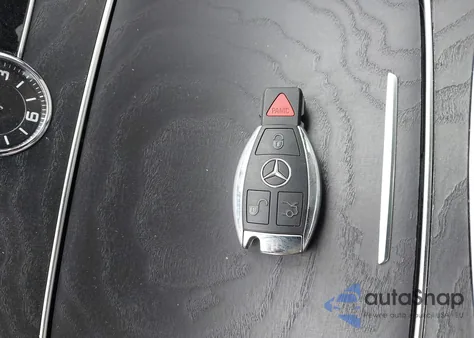 2015 Mercedes-Benz C 300 4Matic/Luxury 4Matic/Sport 4Matic из США, поврежденный, VIN 55SWF4KB7FU033536